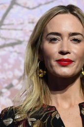 Emily Blunt - "Mary Poppins Returns" Premiere in Paris