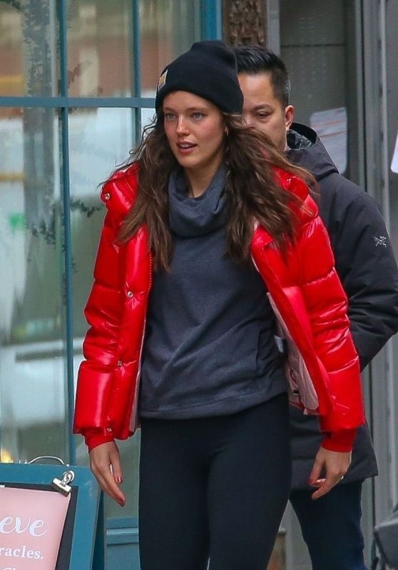 Emily Didonato and Husband Kyle Peterson - Holiday Shopping in Soho 12/22/2018