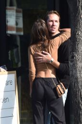 Emily Ratajkowski is Spotted Out With Friends in Los Angeles 12/18/2018