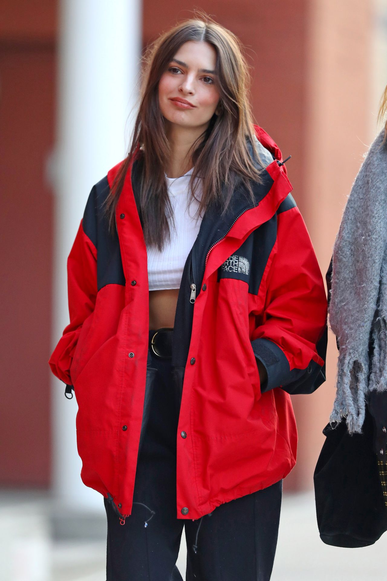 Emily Ratajkowski Street Style 12/12/2018 • CelebMafia