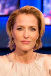 Gillian Anderson - "The Jonathan Ross Show" TV Show S13E15 in London 12/02/2018