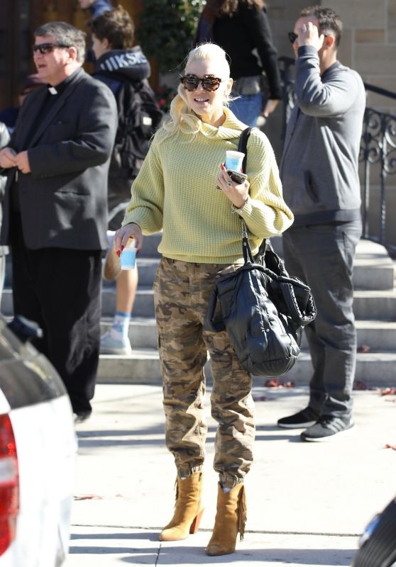 Gwen Stefani Street Style 12/16/2018