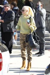 Gwen Stefani Street Style 12/16/2018
