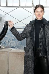 Hailee Steinfeld at the Empire State Building in NYC 12/20/2018