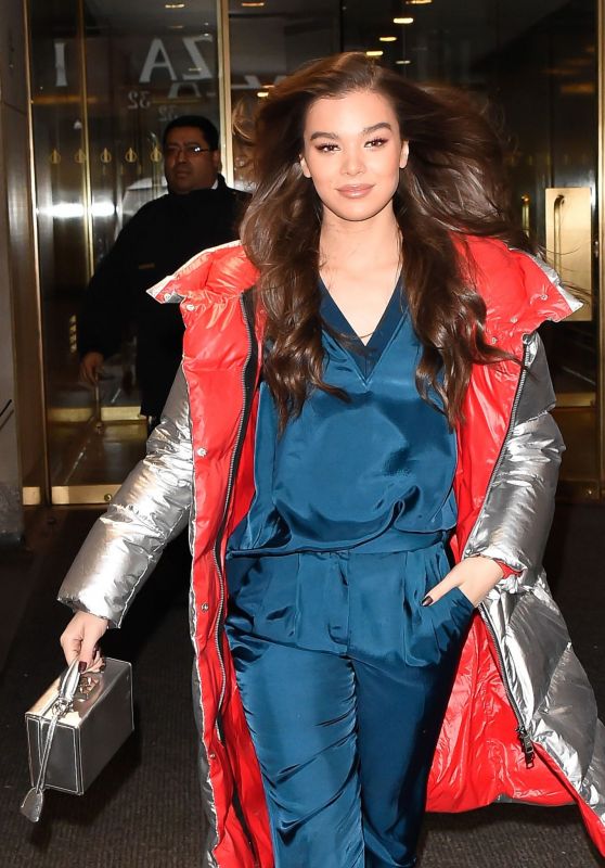 Hailee Steinfeld Style and Fashion - Out in NYC 12/18/2018