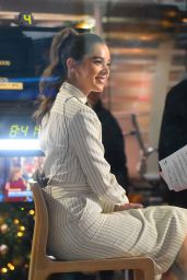 Hailee Steinfeld - "The Today Show" Set in NYC 12/18/2018
