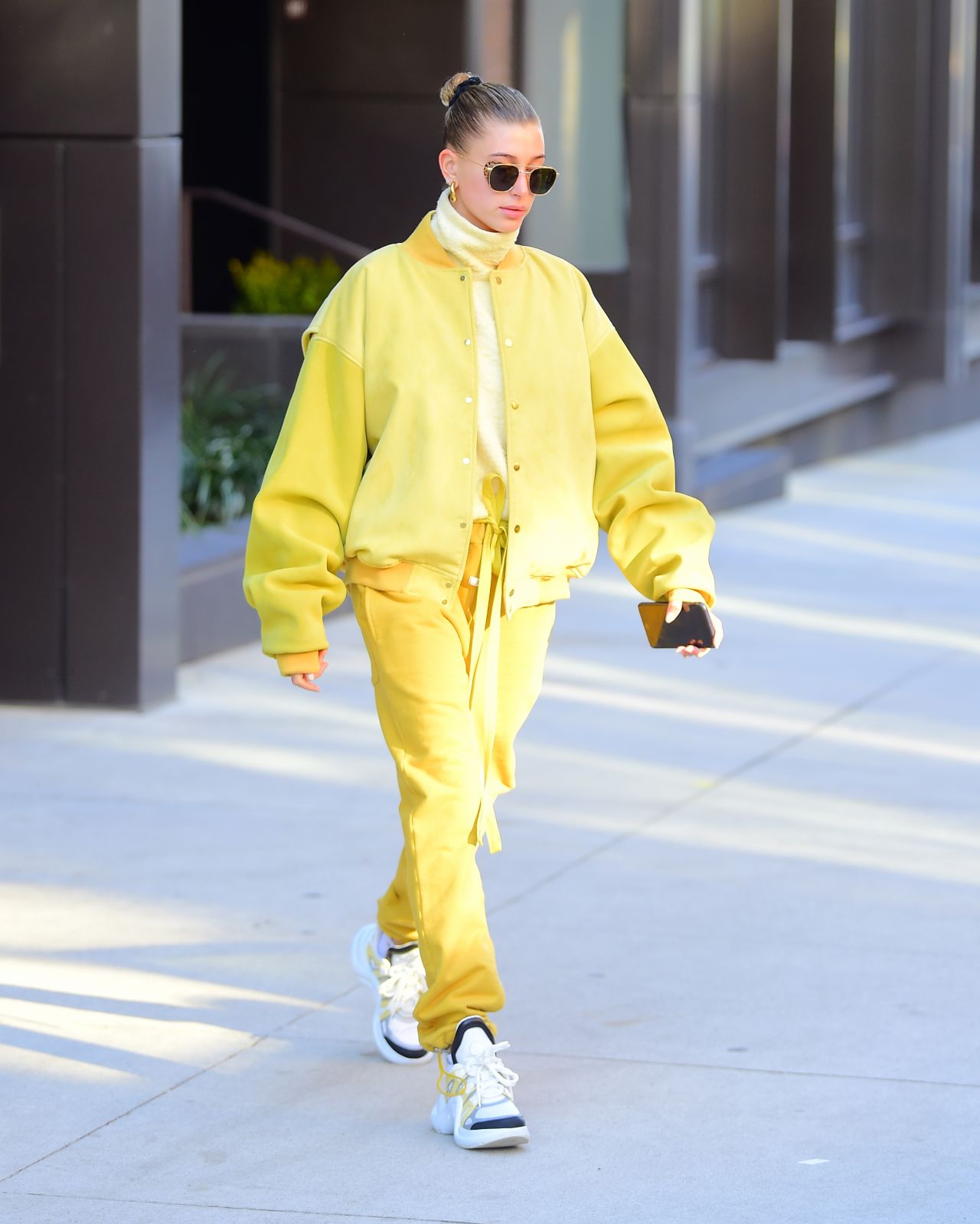 Hailey Baldwin Bieber Street Fashion 12/10/2018 • CelebMafia