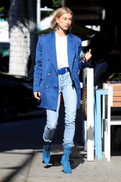 Hailey Rhode Bieber Street Fashion 12/19/2018 • CelebMafia