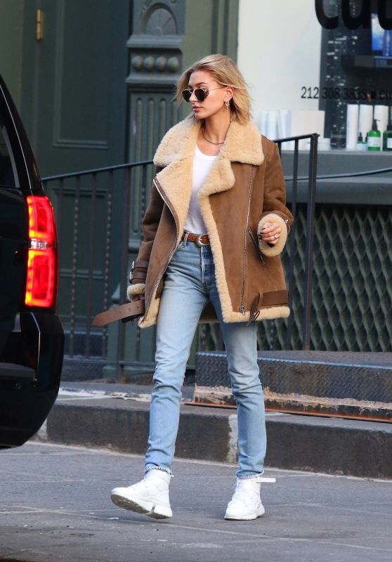 Hailey Rhode Bieber Street Style 12/11/2018