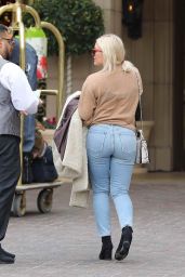 Hilary Duff Booty in Jeans 12/14/2018