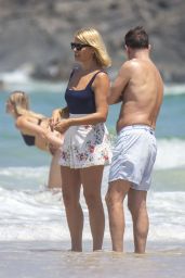 Holly Willoughby - Beach in Gold Coast, December 2018