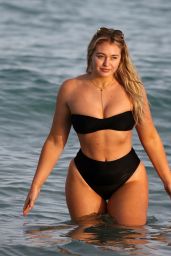 Iskra Lawrence - Personal Pics, December 2018