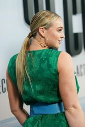 Iskra Lawrence – “Second Act” Premiere in NYC