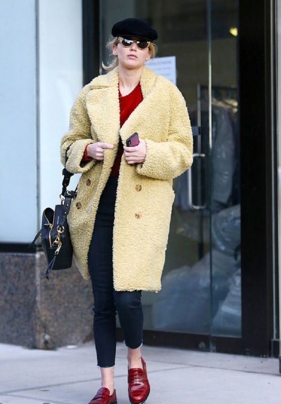 Jennifer Lawrence Style and Fashion 12/19/2018