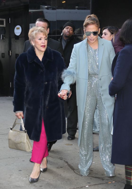 Jennifer Lopez and Her Mom Guadalupe Arrive at the GMA in NYC 12/12/2018