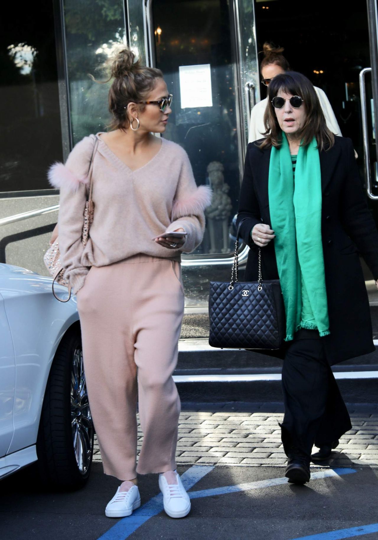 Jennifer Lopez - Out in Beverly Hills 12/20/2018 • CelebMafia