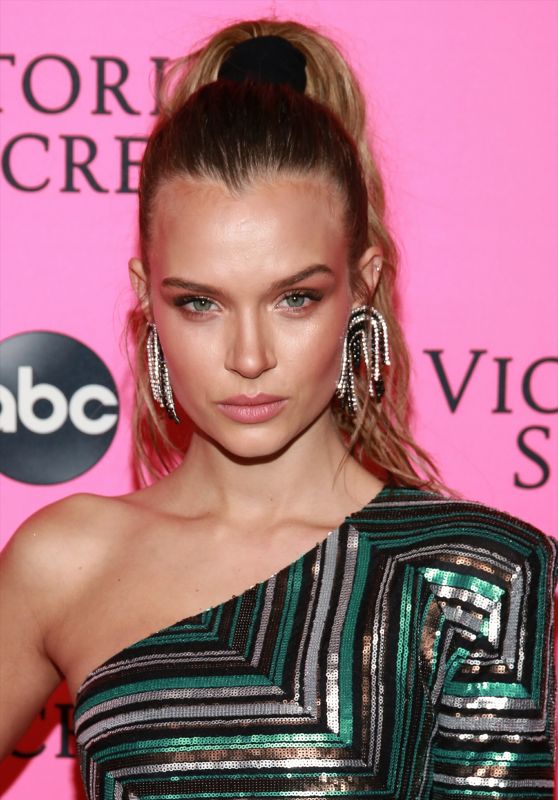Josephine Skriver – 2018 Victoria’s Secret Viewing Party in NYC (Part II)
