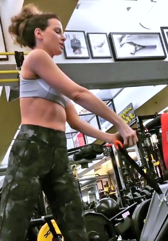 Kate Beckinsale - Workout Video 12/29/2018
