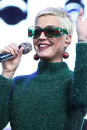 Katy Perry - Performs at the One Love Malibu Festival 12/02/2018