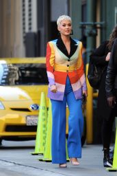 Katy Perry Style and Fashion - Out in LA 12/13/2018