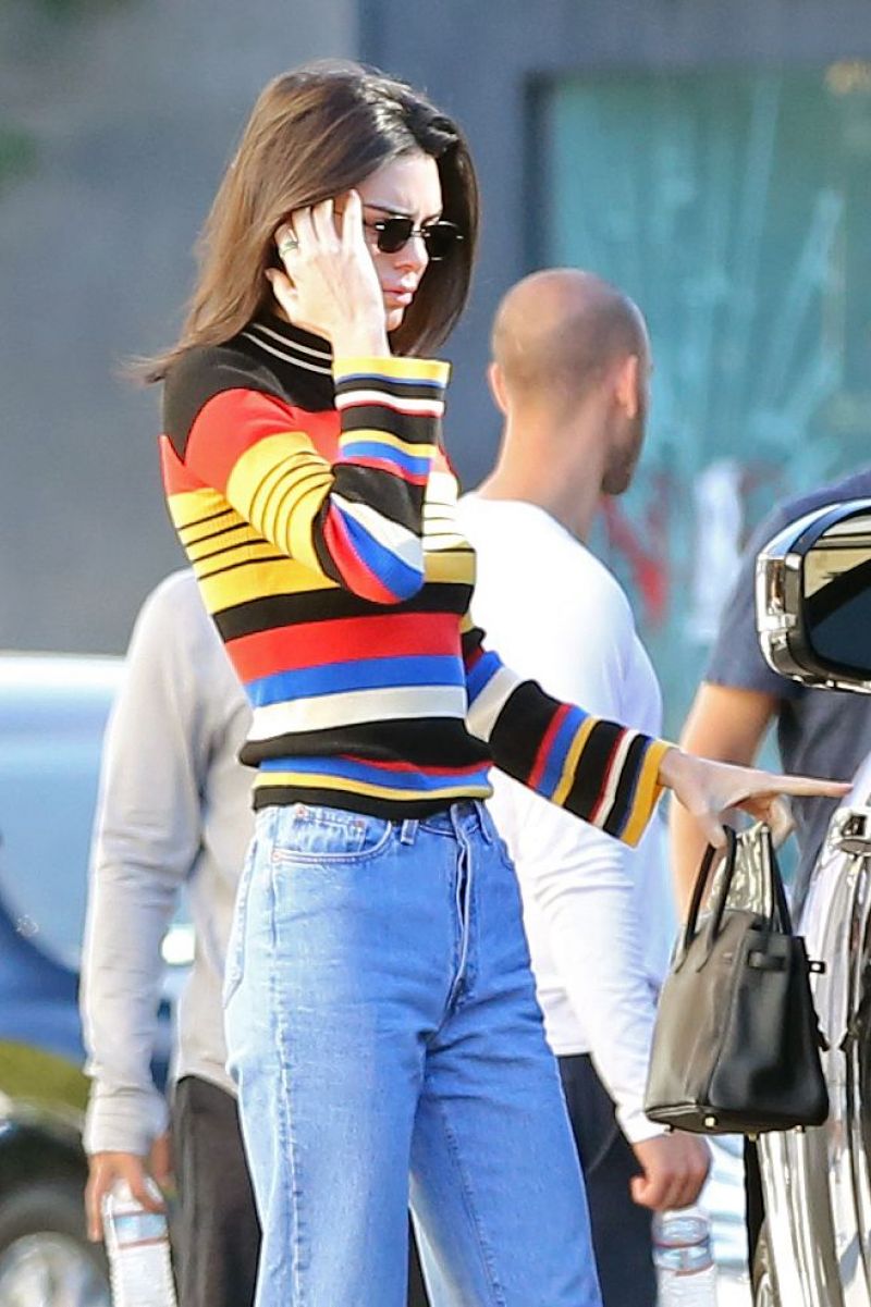Kendall Jenner - Shopping at Goyard in Beverly Hills 12/10/2019 • CelebMafia