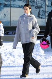 Kendall Jenner – Hitting the Slopes in Aspen 12/29/2018