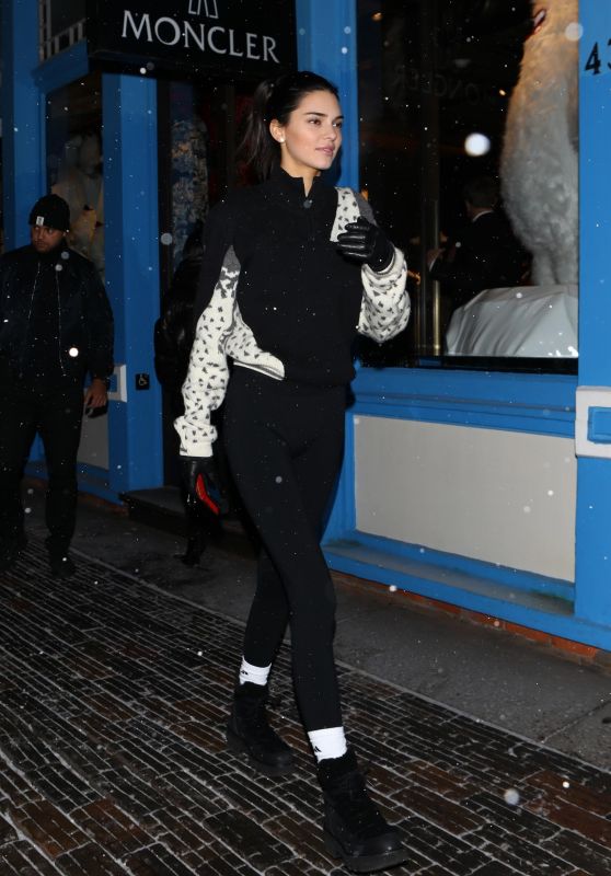 Kendall Jenner Night Out in Aspen 12/28/2018