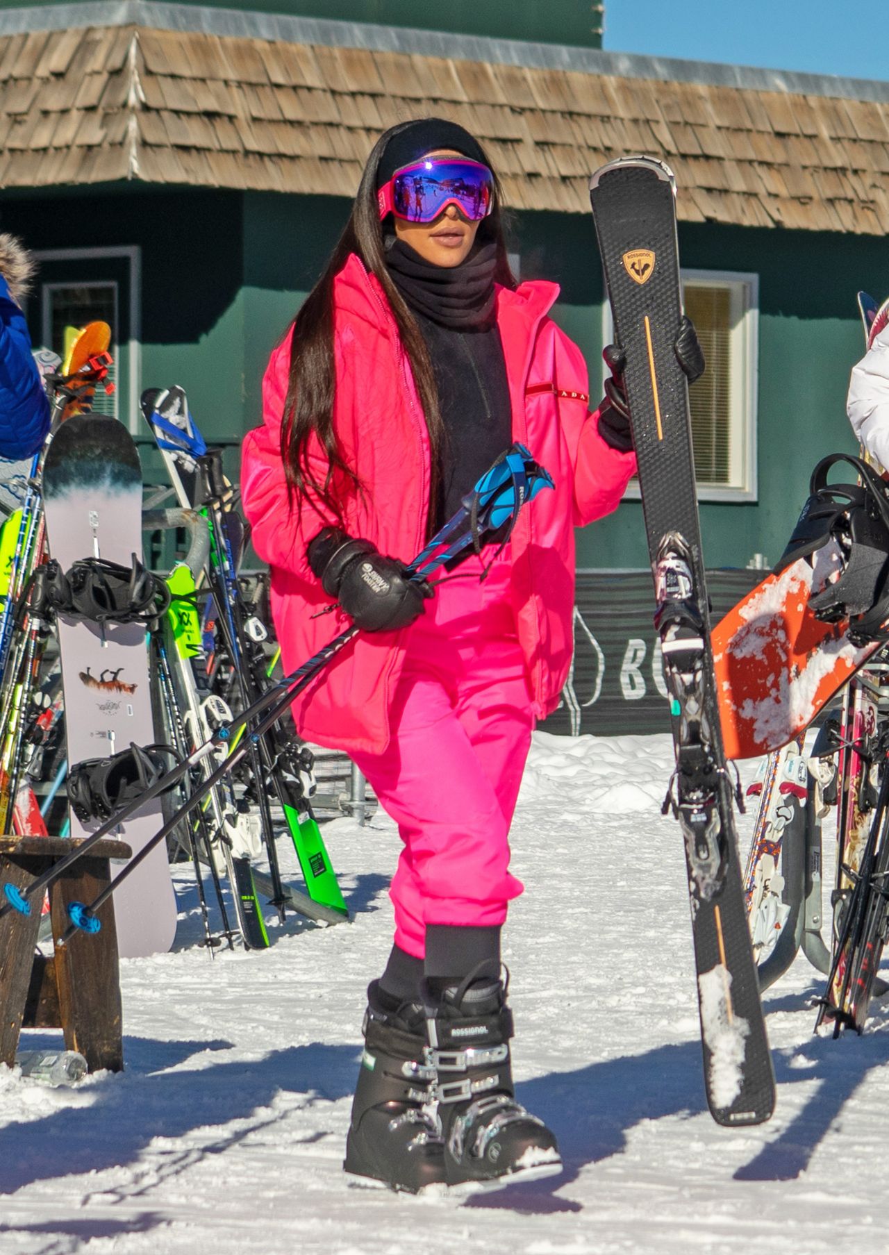 kim-kardashian-hitting-the-slopes-in-aspen-12-29-2018-celebmafia