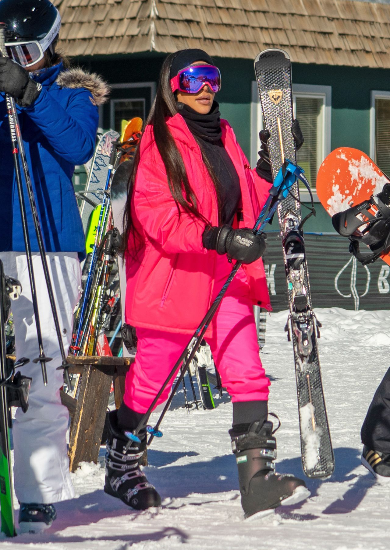 kim-kardashian-hitting-the-slopes-in-aspen-12-29-2018-celebmafia