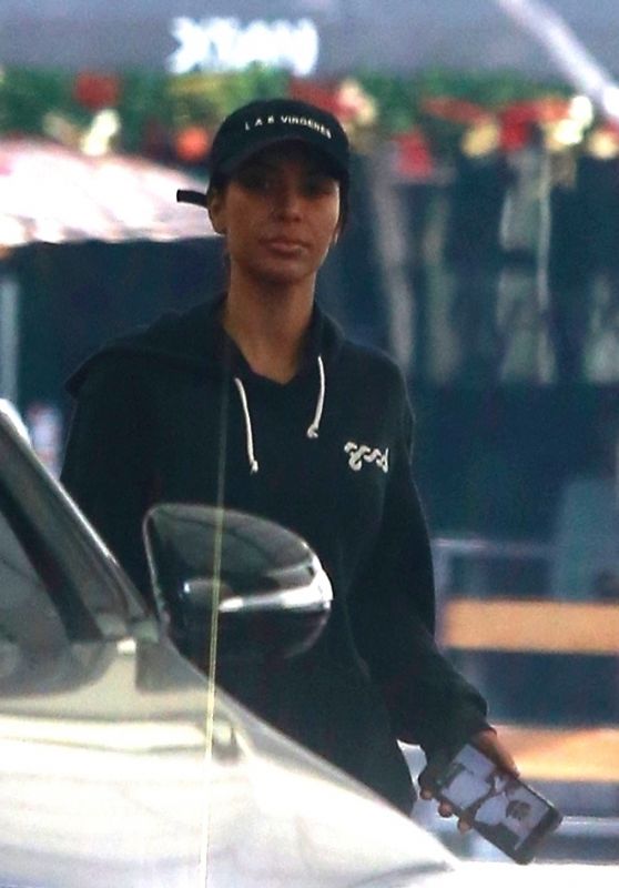 Kim Kardashian - Out in LA 12/24/2018 • CelebMafia