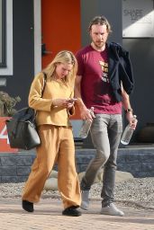 Kristen Bell Casual Style 12/30/2018