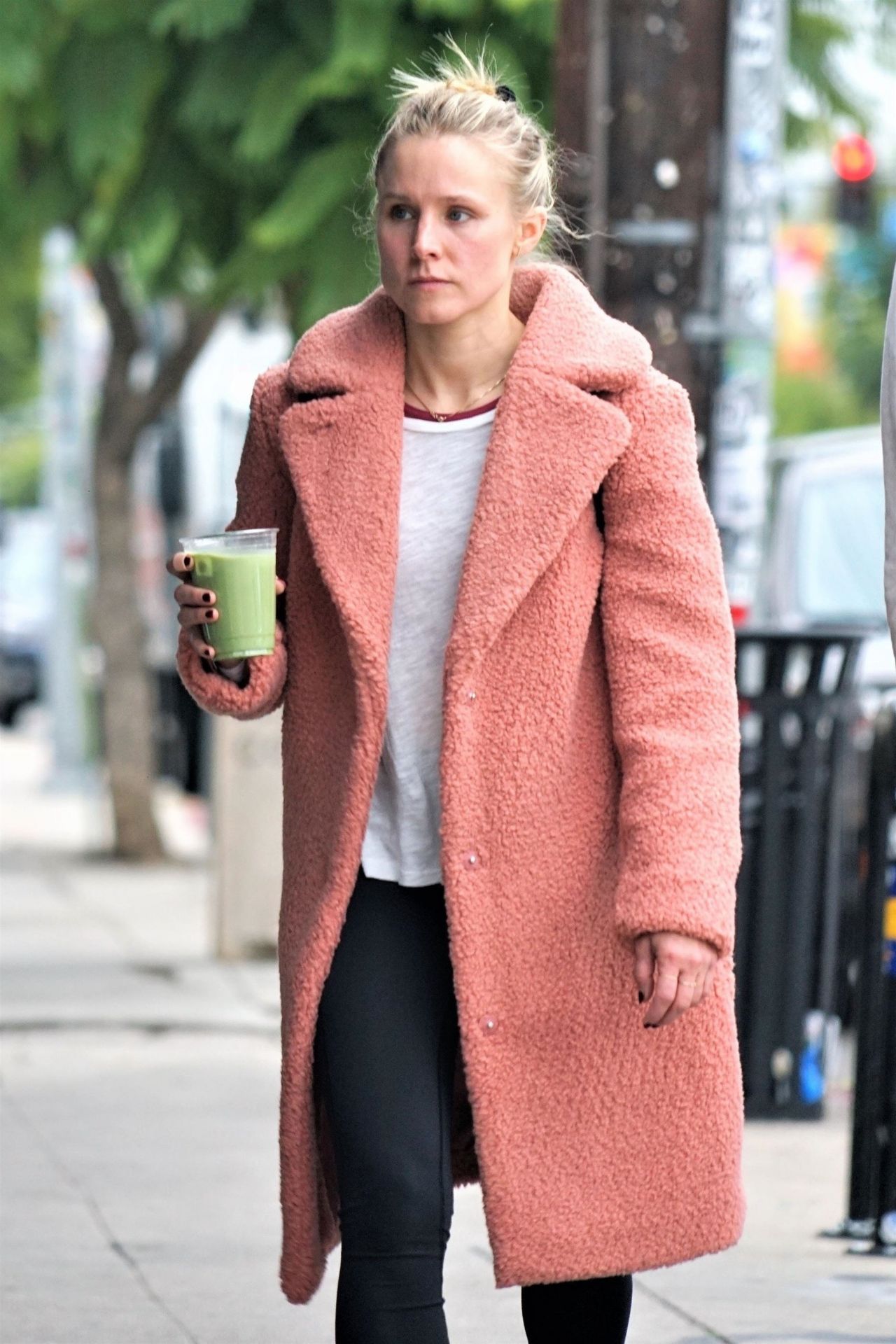 Kristen Bell Street Style 12/05/2018.