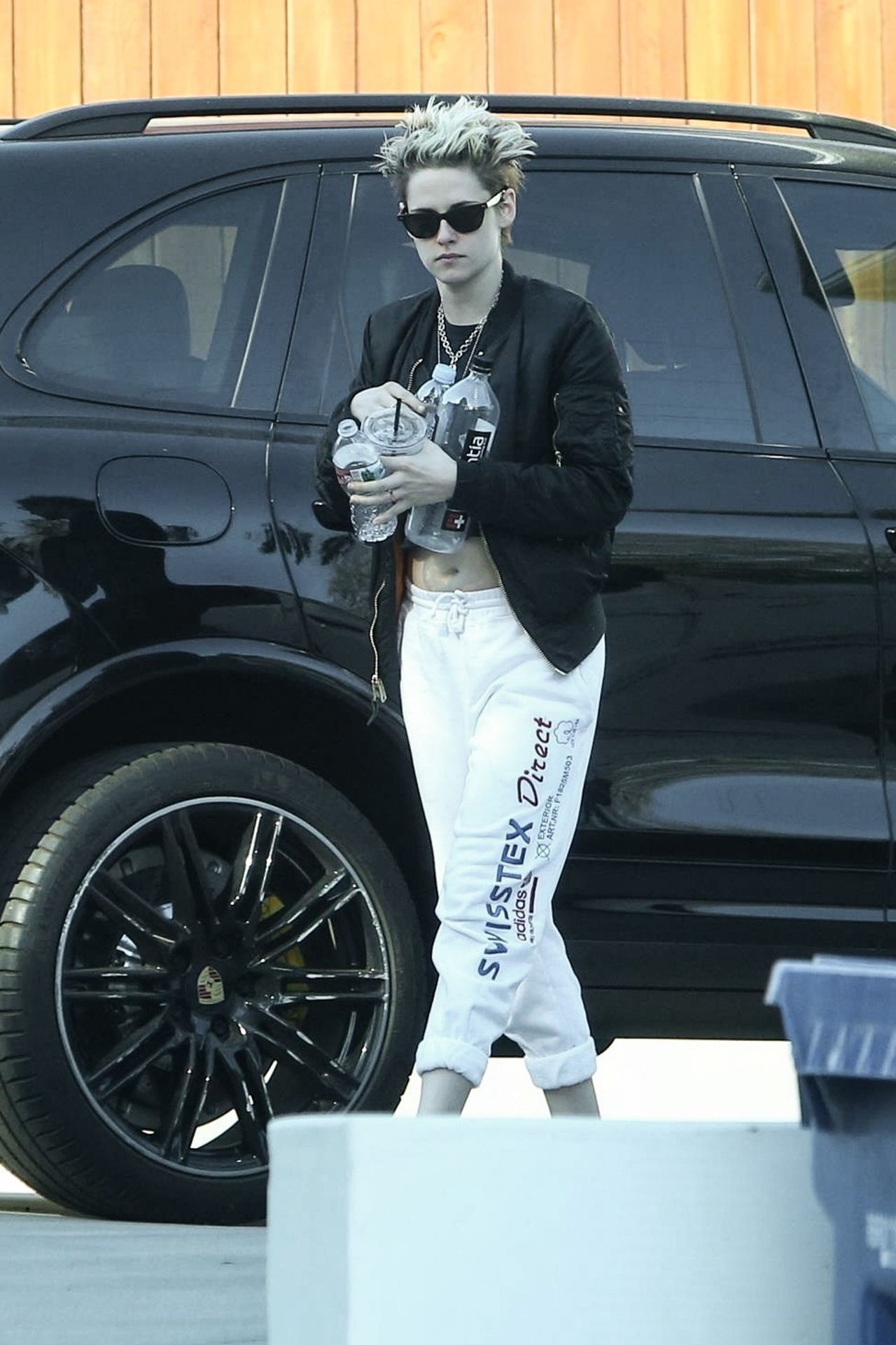 Kristen Stewart - Pulls up to Sara Dinkin's House in LA 12/27/20181280 x 1920