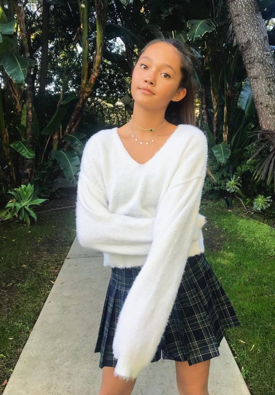 Lily Chee - Personal Pics 12/04/2018