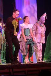 Mackenzie Ziegler - The Wonderful Winter of Oz Show inPasadena 12/30/2018