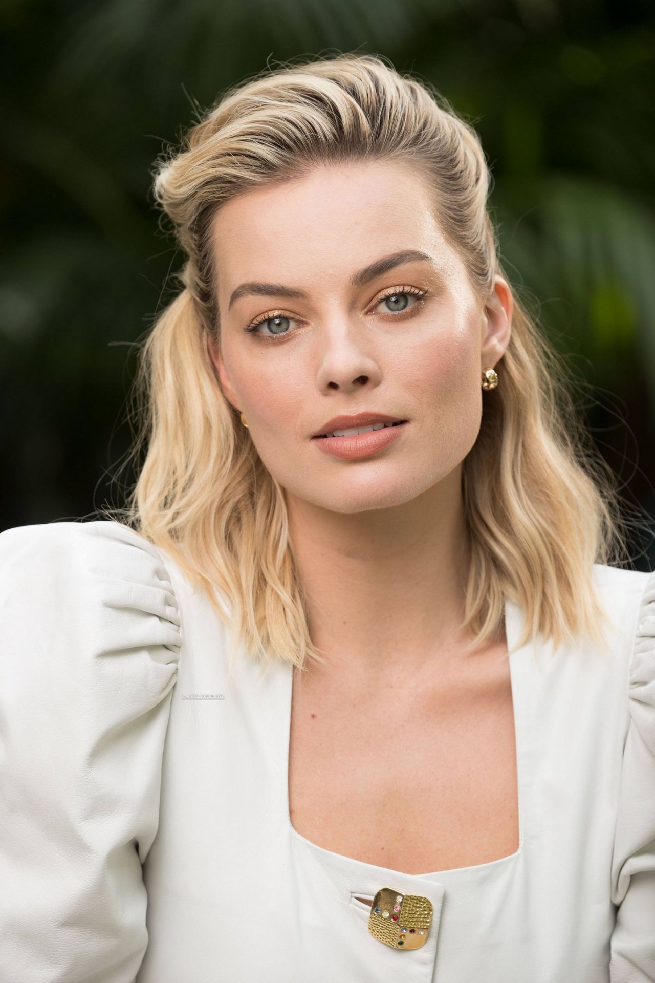 Margot Robbie – Photoshoot for USA Today 2018 (More Photos) • CelebMafia