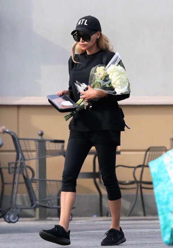 Naya Rivera - Flower Shopping in LA 12/23/2018