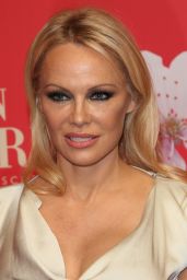Pamela Anderson – Mon Cheri Barbara Day in Munich 12/04/2018