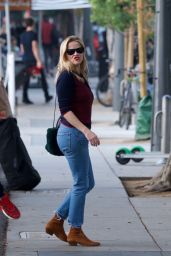 Reese Witherspoon Street Style 12/23/2018