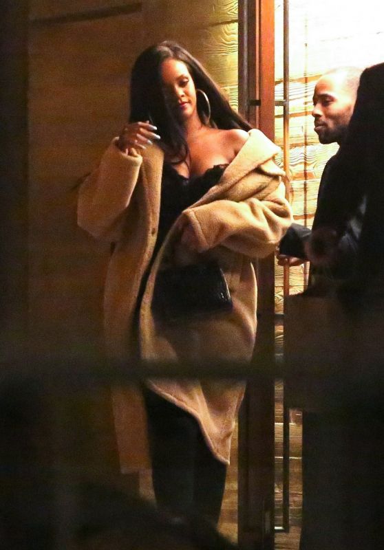 Rihanna - Leaving a Restaurant in Malibu 12/23/2018