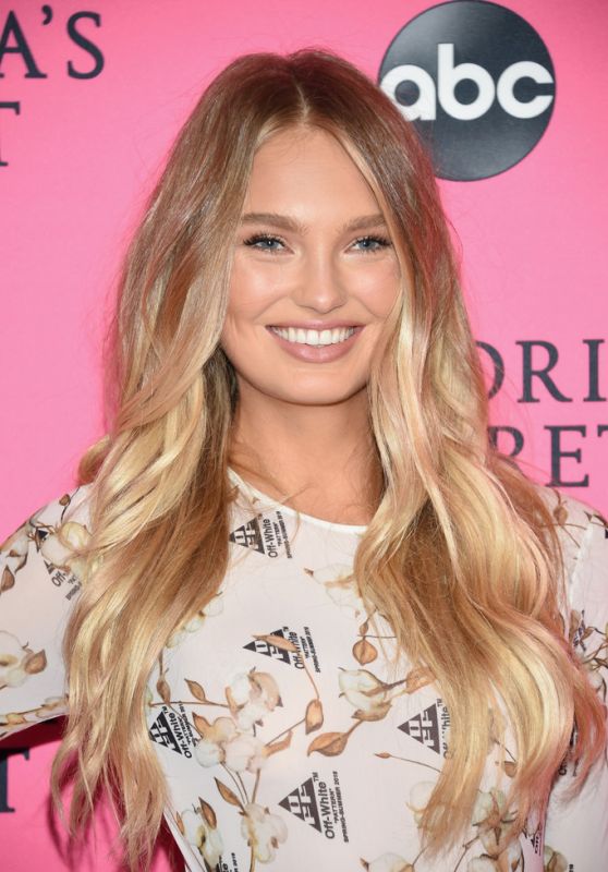 Romee Strijd – 2018 Victoria’s Secret Viewing Party in NYC