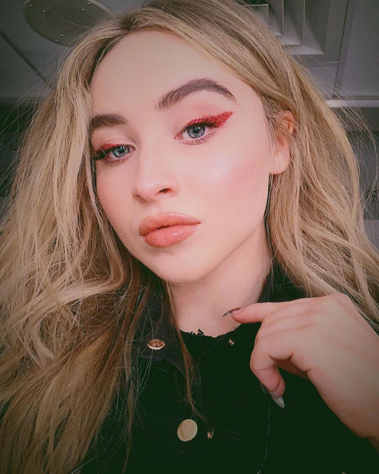 Sabrina Carpenter - Personal Pics 12/11/2018 • CelebMafia