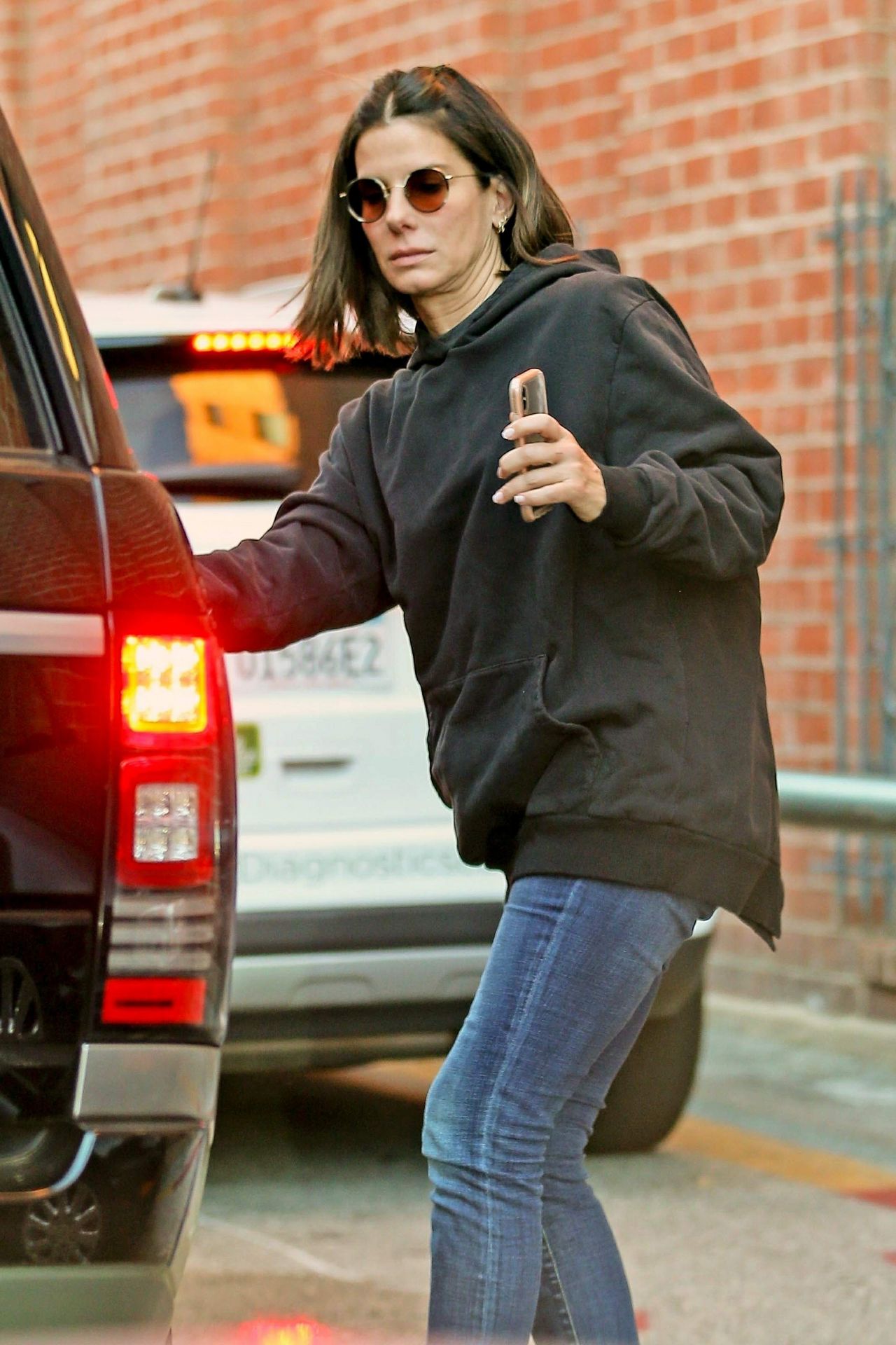 Sandra Bullock Casual Style - Out in Beverly Hills 12/20/2018 • CelebMafia