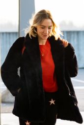 Saoirse Ronan in Travel Outfit 12/11/2018