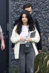 Selena Gomez Street Style 12/23/2018