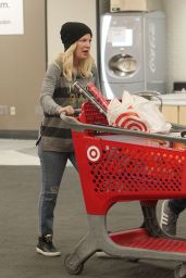 Tori Spelling - Christmas shopping at Target in Los Angeles 12/22/2018
