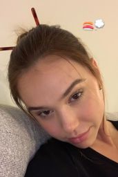 Alexis Ren - Personal Pics 01/21/2019