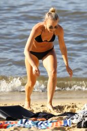 Anna Heinrich in Bikini at the Beach in Sydney 01/22/2019