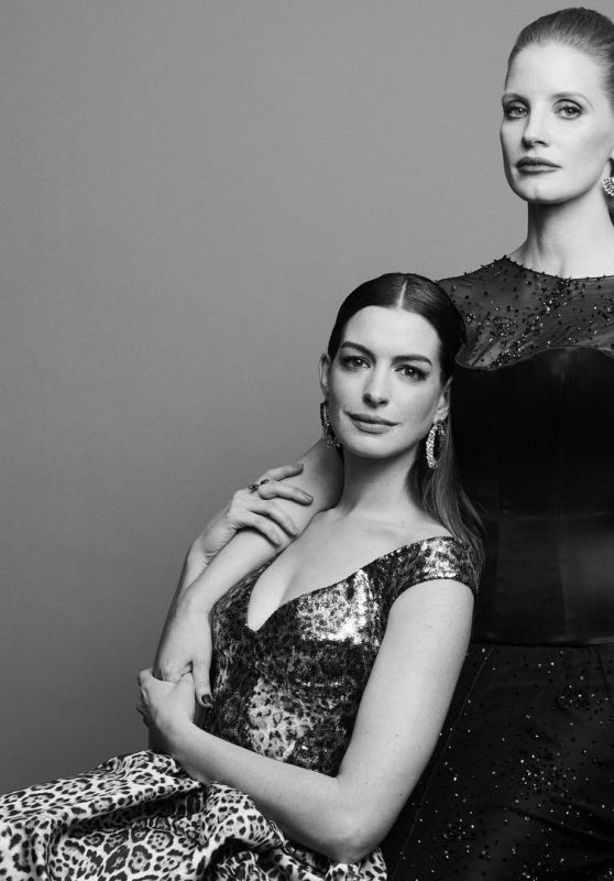 Anne Hathaway and Jessica Chastain - 76th Golden Globe Awards Photoshoot
