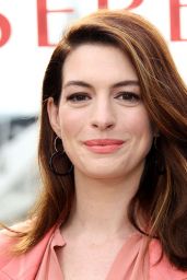 Anne Hathaway - "Serenity" Photo Call in Marina del Rey